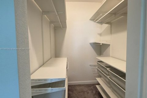 Townhouse in Homestead, Florida 3 bedrooms, 143.53 sq.m. № 2013054 - photo 16