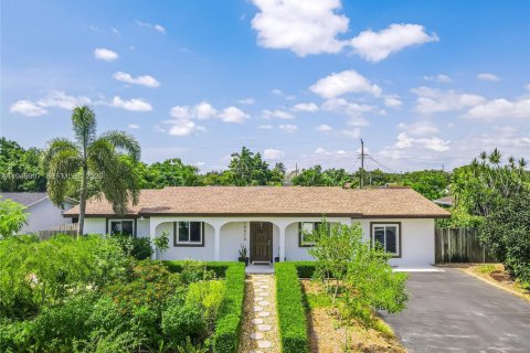 Дом в Майами, Флорида 5 спален, 167.41м2 № 2005590