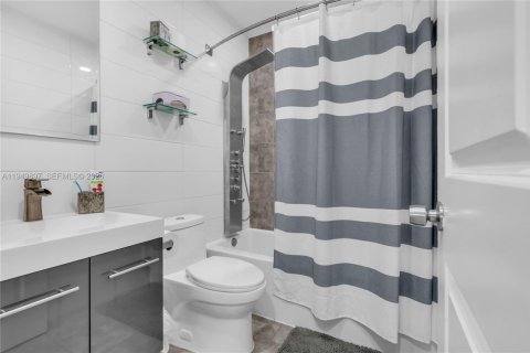 Купить виллу или дом в Майами, Флорида 5 спален, 167.41м2, № 2005590 - фото 18