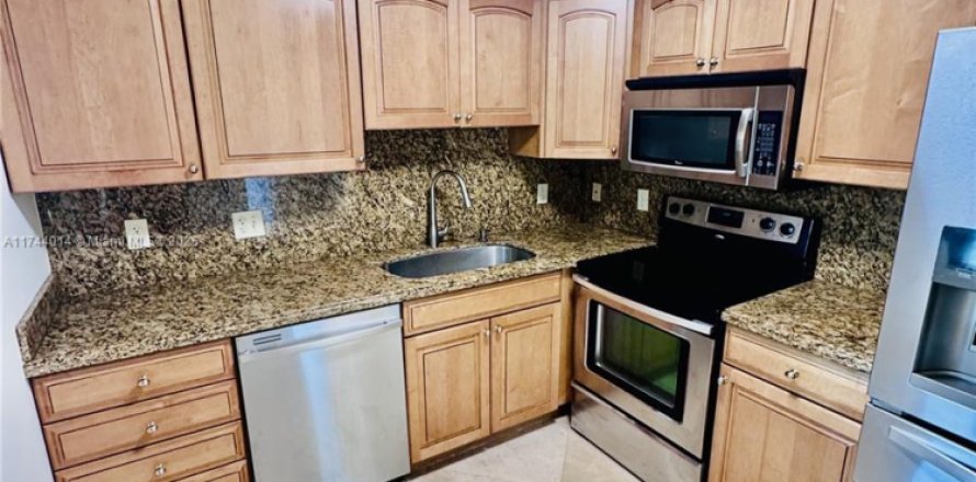 Condo in Pompano Beach, Florida, 2 bedrooms  № 1735982