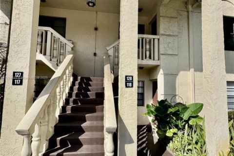 Condo in Pompano Beach, Florida, 2 bedrooms  № 1735982 - photo 5