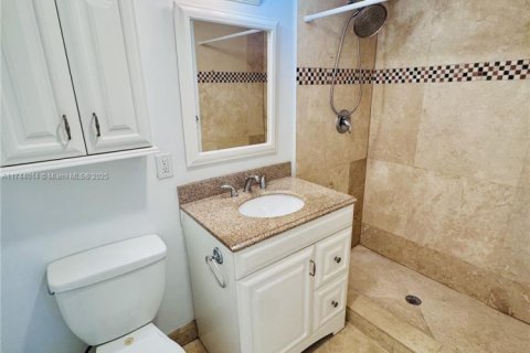 Condo in Pompano Beach, Florida, 2 bedrooms  № 1735982 - photo 6
