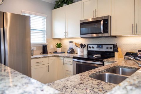 Touwnhouse à vendre à Kissimmee, Floride: 4 chambres, 157.38 m2 № 2416513 - photo 21