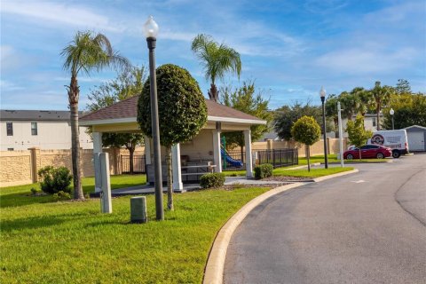 Touwnhouse à vendre à Kissimmee, Floride: 4 chambres, 157.38 m2 № 2416513 - photo 27