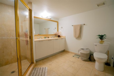 Condo in Miami, Florida, 2 bedrooms  № 1896821 - photo 18