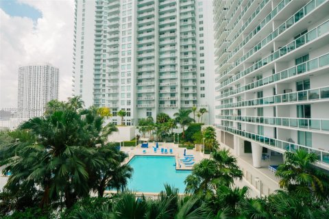Condo in Miami, Florida, 2 bedrooms  № 1896821 - photo 27