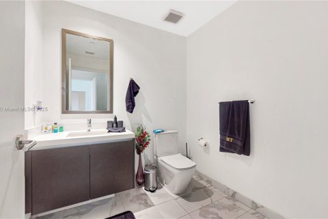 Купить кондоминиум в Майами, Флорида 3 спальни, 139.17м2, № 1975534 - фото 21