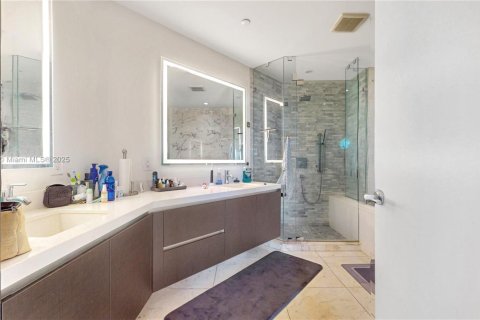 Купить кондоминиум в Майами, Флорида 3 спальни, 139.17м2, № 1975534 - фото 15