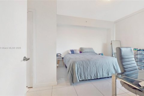 Купить кондоминиум в Майами, Флорида 3 спальни, 139.17м2, № 1975534 - фото 12