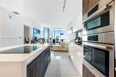 Купить кондоминиум в Майами, Флорида 3 спальни, 139.17м2, № 1975534 - фото 5