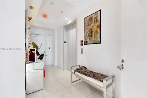 Купить кондоминиум в Майами, Флорида 3 спальни, 139.17м2, № 1975534 - фото 3