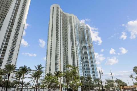 Condo in Sunny Isles Beach, Florida, 2 bedrooms  № 2081977 - photo 4