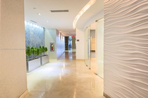 Condo in Sunny Isles Beach, Florida, 2 bedrooms  № 2081977 - photo 10