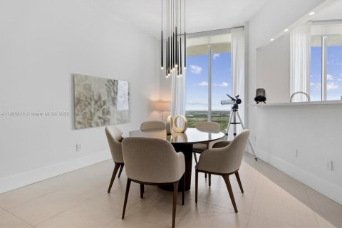 Condo in Sunny Isles Beach, Florida, 2 bedrooms  № 2081977 - photo 28