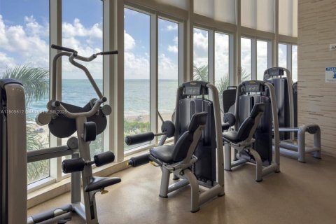Condo in Sunny Isles Beach, Florida, 2 bedrooms  № 2081977 - photo 18