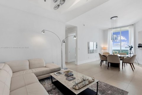Condo in Sunny Isles Beach, Florida, 2 bedrooms  № 2081977 - photo 21