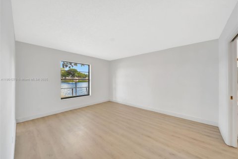 Casa en venta en Hollywood, Florida, 2 dormitorios, 139.35 m2 № 1951670 - foto 26