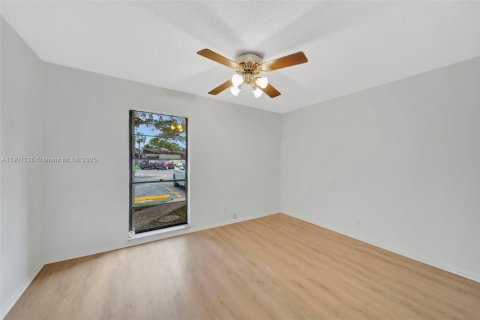 Casa en venta en Hollywood, Florida, 2 dormitorios, 139.35 m2 № 1951670 - foto 22