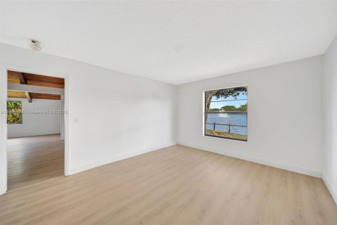 Casa en venta en Hollywood, Florida, 2 dormitorios, 139.35 m2 № 1951670 - foto 27