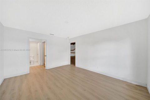 Casa en venta en Hollywood, Florida, 2 dormitorios, 139.35 m2 № 1951670 - foto 28