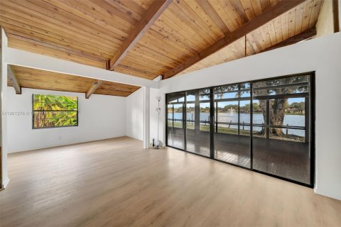 Casa en venta en Hollywood, Florida, 2 dormitorios, 139.35 m2 № 1951670 - foto 3