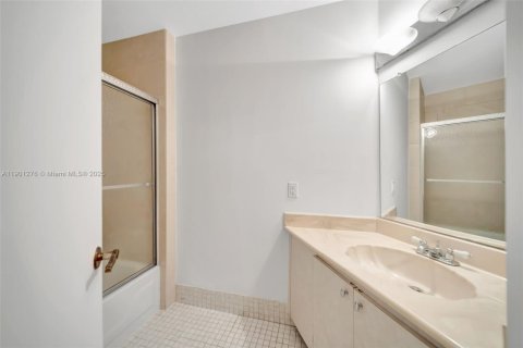 Casa en venta en Hollywood, Florida, 2 dormitorios, 139.35 m2 № 1951670 - foto 24