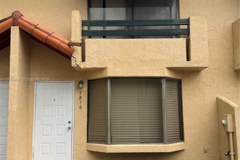 Townhouse in Miami, Florida 2 bedrooms, 107.02 sq.m. № 2041984