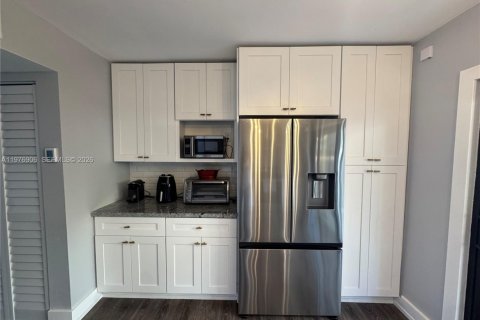 Townhouse in Miami, Florida 2 bedrooms, 107.02 sq.m. № 2041984 - photo 6