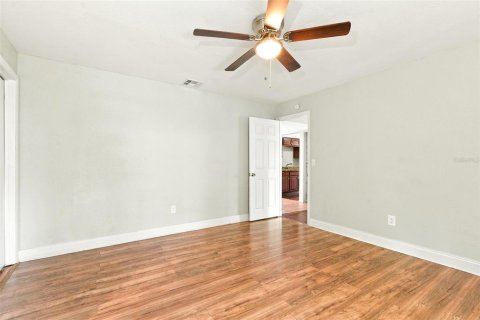 Villa ou maison à louer à Winter Springs, Floride: 3 chambres, 121.24 m2 № 2413931 - photo 8