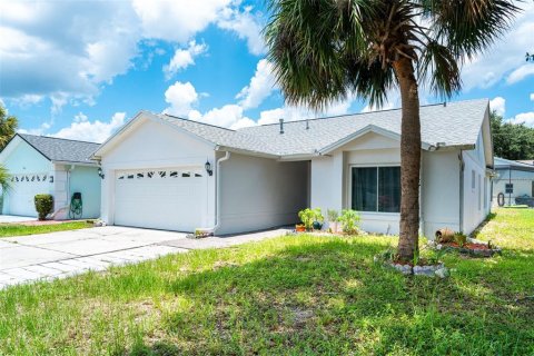 Casa en venta en Kissimmee, Florida, 4 dormitorios, 136.01 m2 № 2259576 - foto 2