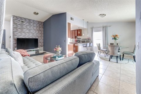 Casa en venta en Kissimmee, Florida, 4 dormitorios, 136.01 m2 № 2259576 - foto 16