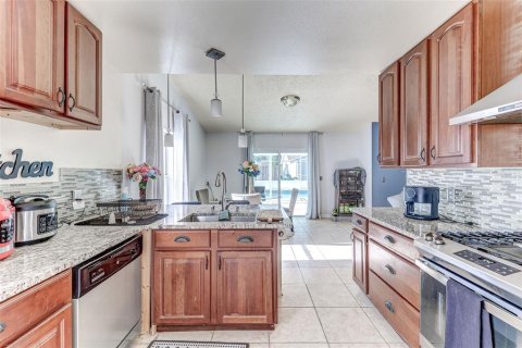 Casa en venta en Kissimmee, Florida, 4 dormitorios, 136.01 m2 № 2259576 - foto 11