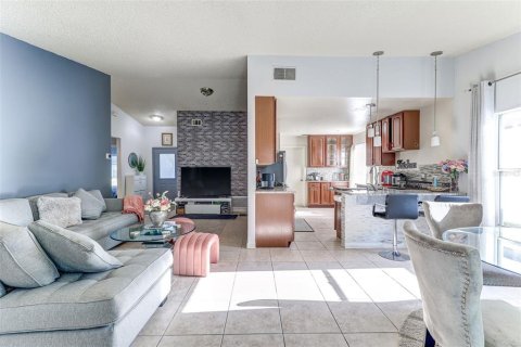 Casa en venta en Kissimmee, Florida, 4 dormitorios, 136.01 m2 № 2259576 - foto 14