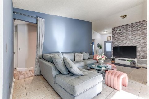 Casa en venta en Kissimmee, Florida, 4 dormitorios, 136.01 m2 № 2259576 - foto 13