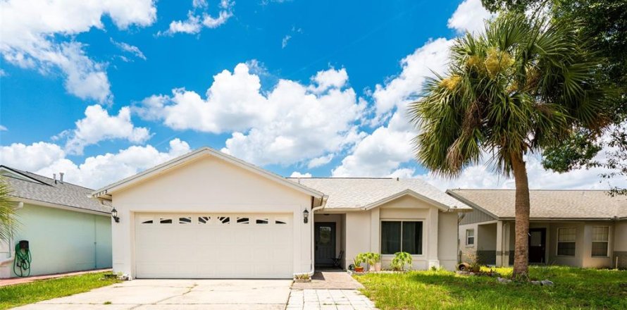 Casa en Kissimmee, Florida 4 dormitorios, 136.01 m2 № 2259576