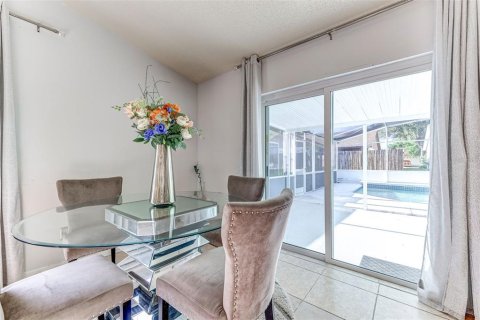 Casa en venta en Kissimmee, Florida, 4 dormitorios, 136.01 m2 № 2259576 - foto 17