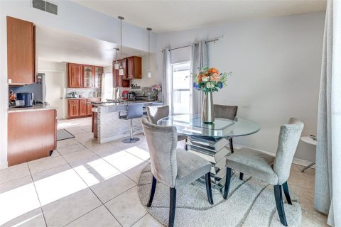 Casa en venta en Kissimmee, Florida, 4 dormitorios, 136.01 m2 № 2259576 - foto 15