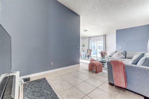 Casa en venta en Kissimmee, Florida, 4 dormitorios, 136.01 m2 № 2259576 - foto 7
