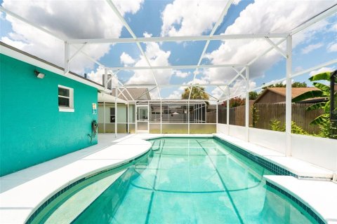 Casa en venta en Kissimmee, Florida, 4 dormitorios, 136.01 m2 № 2259576 - foto 3