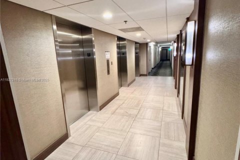 Copropriété à louer à Aventura, Floride: 2 chambres, 93.37 m2 № 1977236 - photo 24