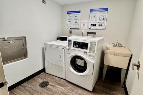 Copropriété à louer à Aventura, Floride: 2 chambres, 93.37 m2 № 1977236 - photo 25