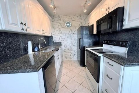 Condo in Deerfield Beach, Florida, 2 bedrooms  № 2243589