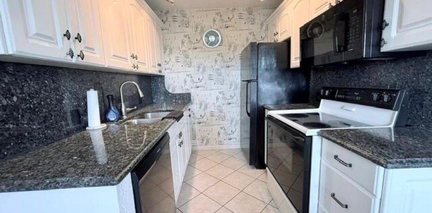 Condo in Deerfield Beach, Florida, 2 bedrooms  № 2243589