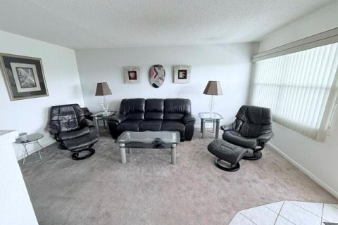 Condo in Deerfield Beach, Florida, 2 bedrooms  № 2243589 - photo 6