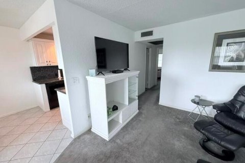 Condo in Deerfield Beach, Florida, 2 bedrooms  № 2243589 - photo 7