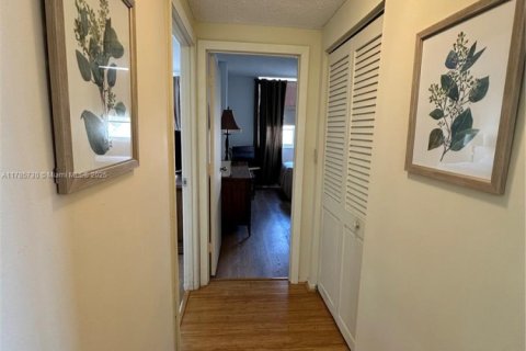 Copropriété à vendre à Sunny Isles Beach, Floride: 2 chambres, 113.34 m2 № 1861562 - photo 6