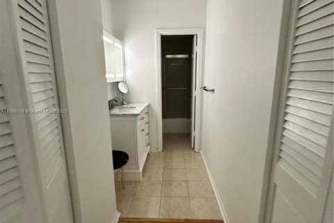 Copropriété à vendre à Sunny Isles Beach, Floride: 2 chambres, 113.34 m2 № 1861562 - photo 28