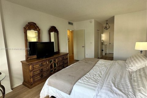 Copropriété à vendre à Sunny Isles Beach, Floride: 2 chambres, 113.34 m2 № 1861562 - photo 14