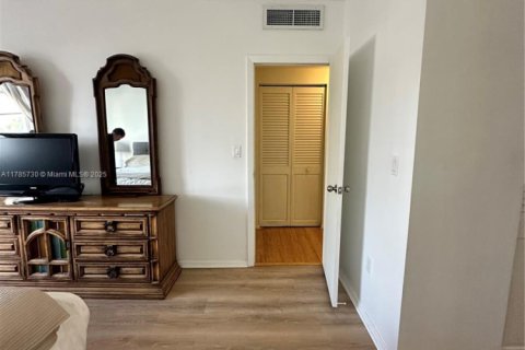 Copropriété à vendre à Sunny Isles Beach, Floride: 2 chambres, 113.34 m2 № 1861562 - photo 21