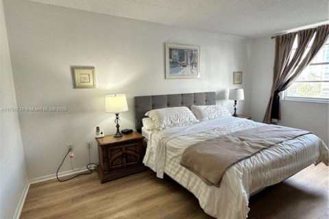 Copropriété à vendre à Sunny Isles Beach, Floride: 2 chambres, 113.34 m2 № 1861562 - photo 19